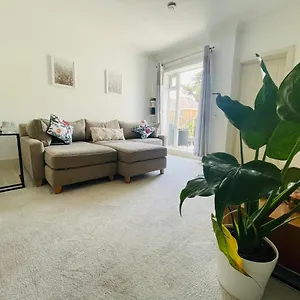 1 Bed With Terrace & Off-road Parking , Bournemouth United Kingdom