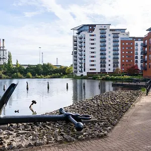 Bay Flat With Water Views , Cardiff United Kingdom