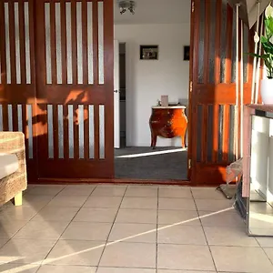 Front With Free Parking, St Annes Apartment