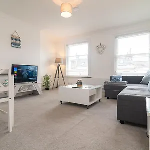 Light And Airy 1 Bedroom Flat 700m From The , Bournemouth United Kingdom